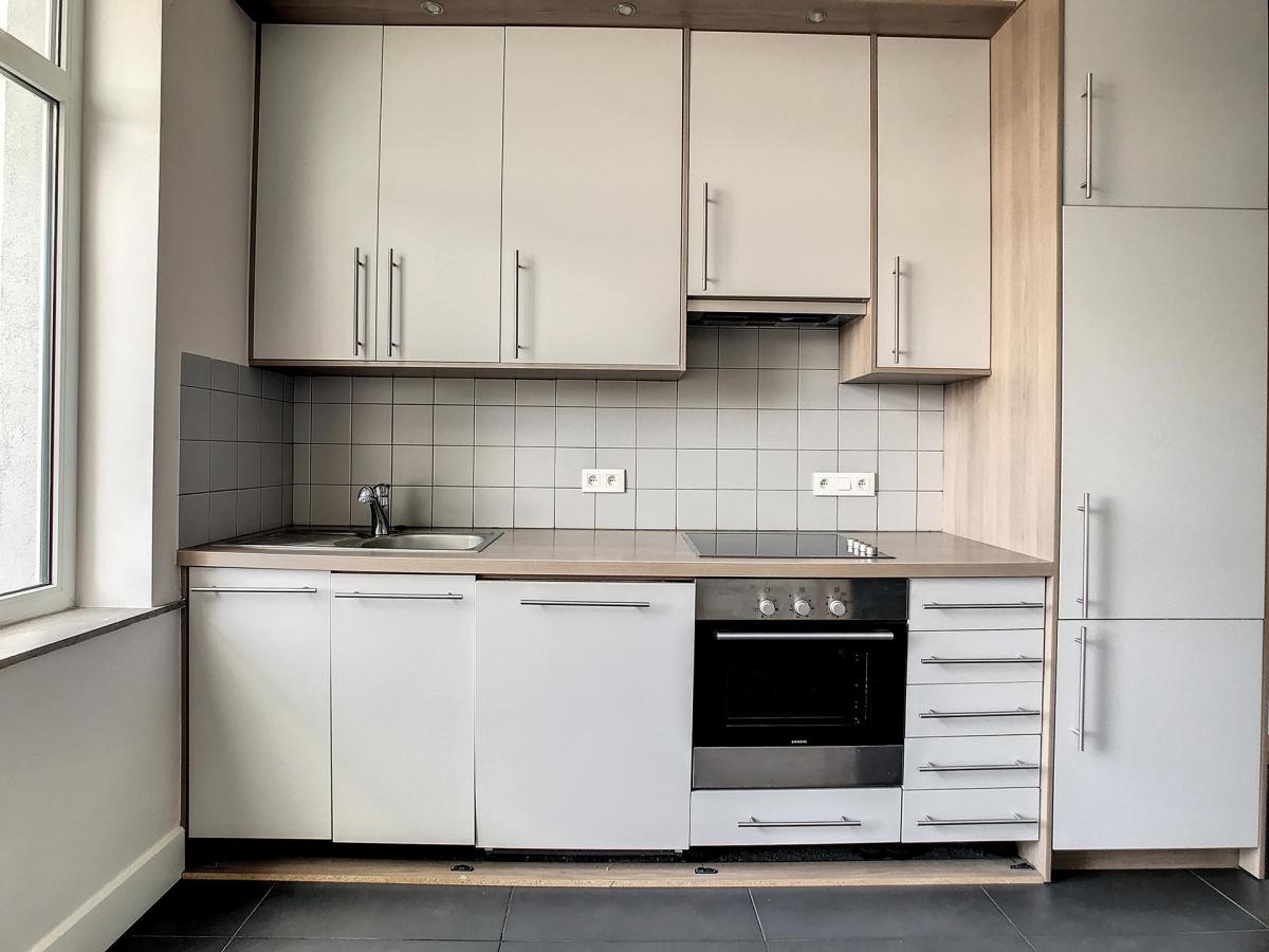 Ixelles : Lumineux appartement de 2 chambres + balcon
