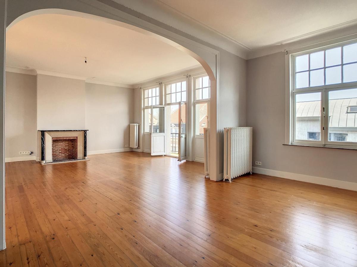 Ixelles : Lumineux appartement de 2 chambres + balcon