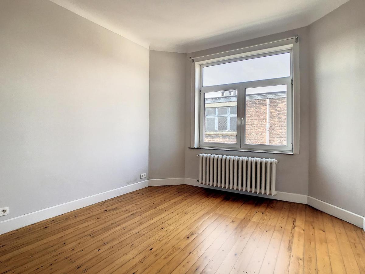 Ixelles : Lumineux appartement de 2 chambres + balcon