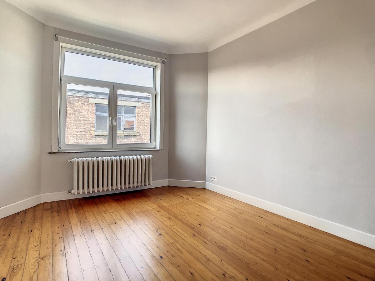Ixelles : Lumineux appartement de 2 chambres + balcon