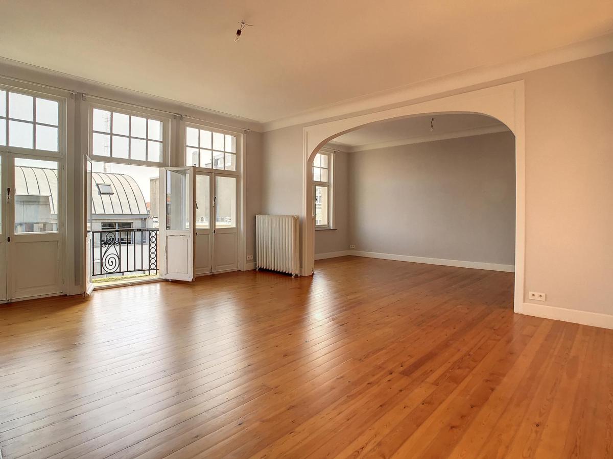 Ixelles : Lumineux appartement de 2 chambres + balcon
