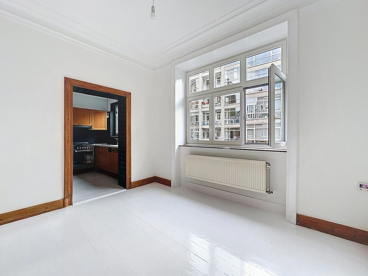 Pl. Brugmann : Magnifique appartement de 2 chambres rénové 