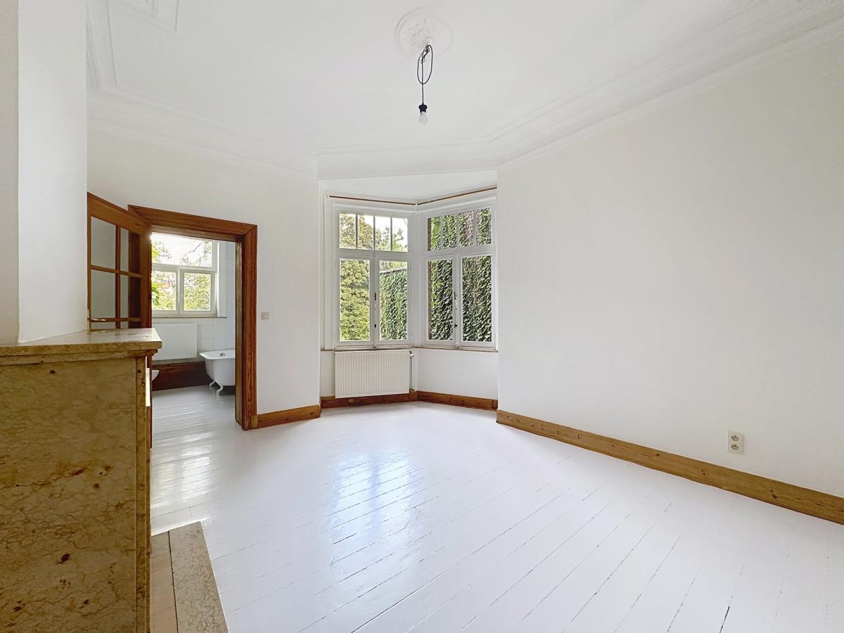 Pl. Brugmann : Magnifique appartement de 2 chambres rénové 