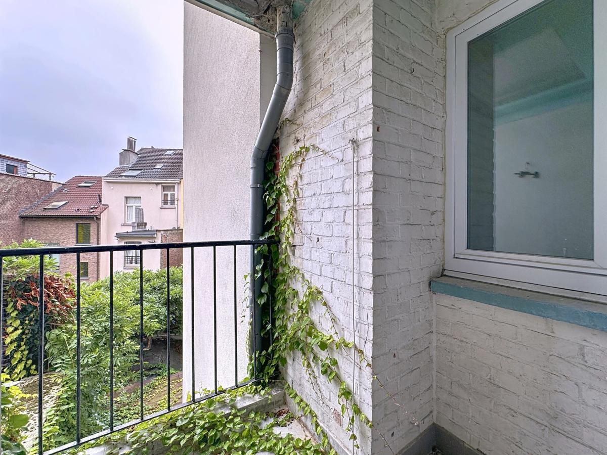 Square Ambiorix : Bel appartement rénové de 3 chambres