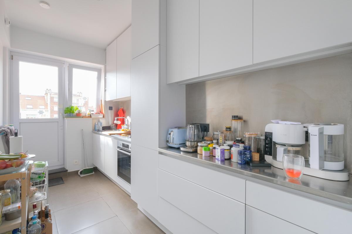 Cavell/Churchill : Bel appartement 3 chambres + balcon