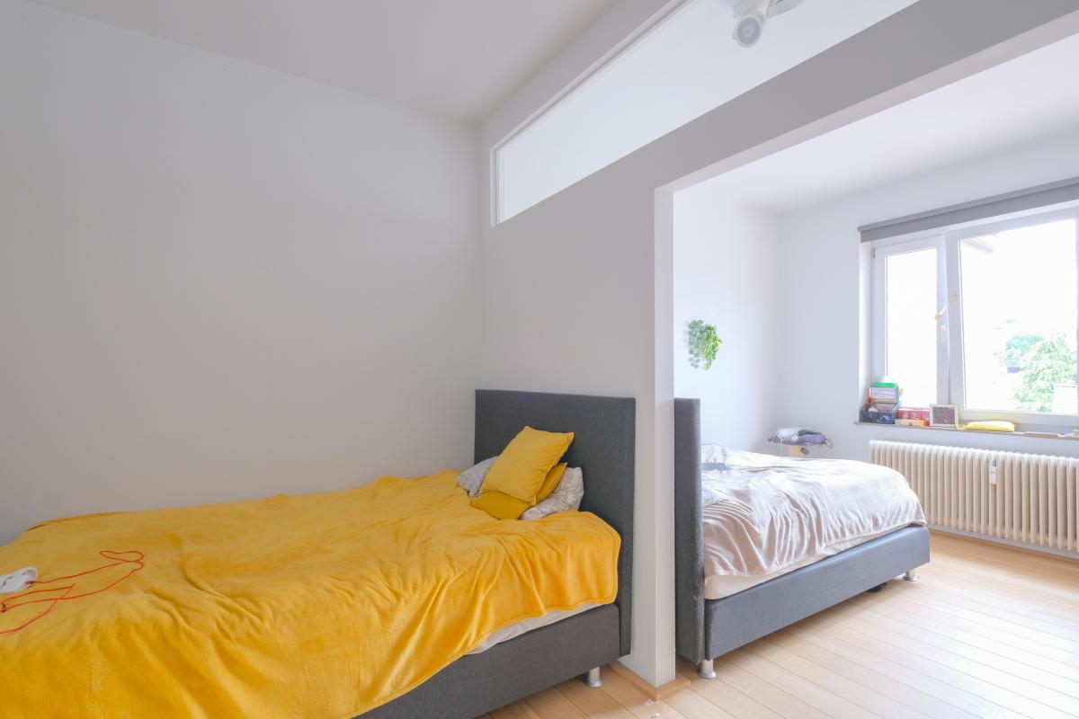 Cavell/Churchill : Bel appartement 3 chambres + balcon