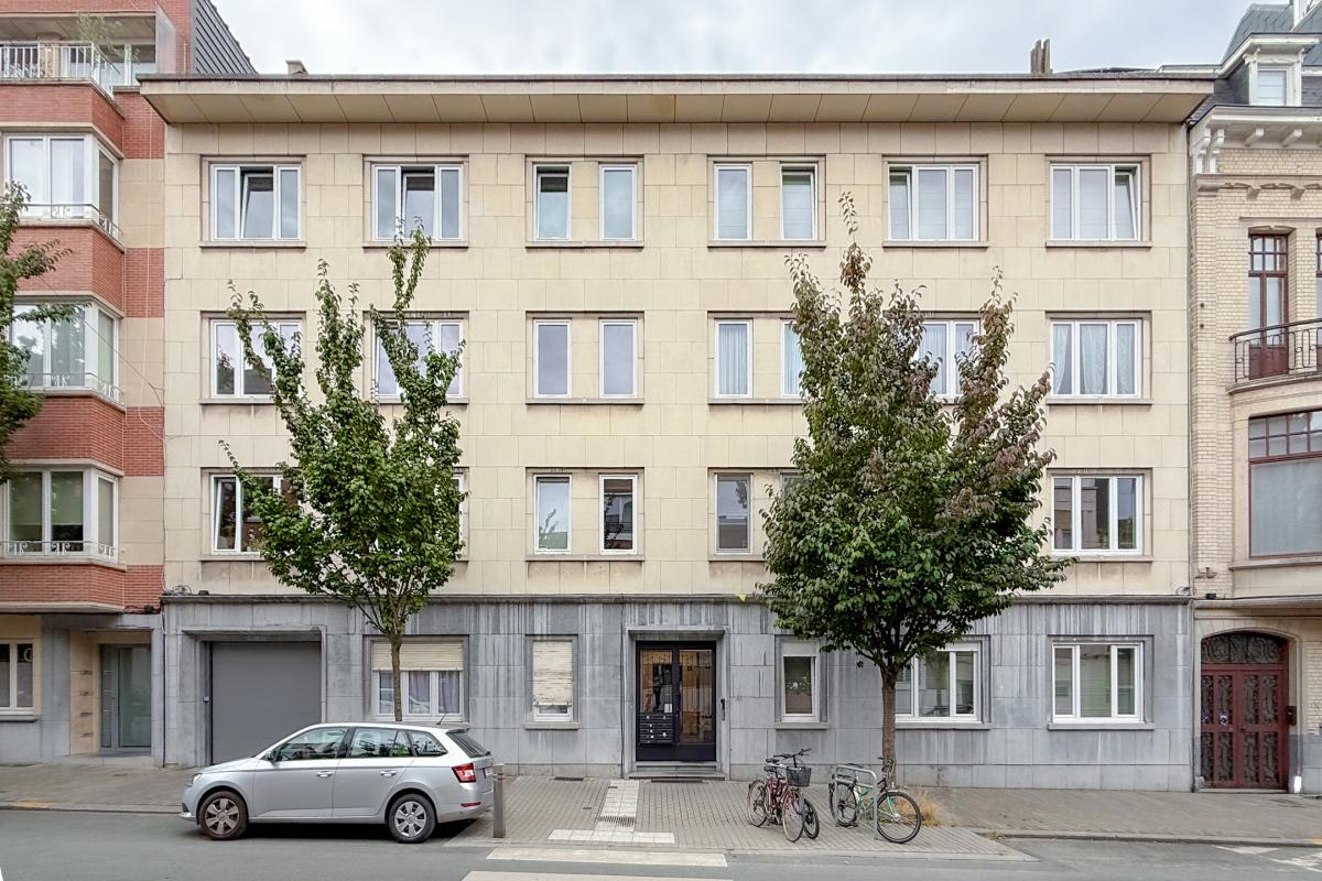 Cavell/Churchill : Bel appartement 3 chambres + balcon