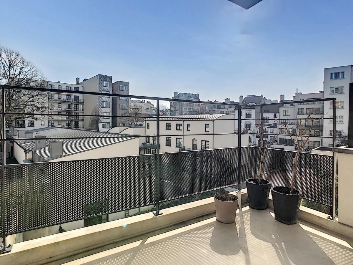 Châtelain : Magnifique appartement 2 chambres + terrasse