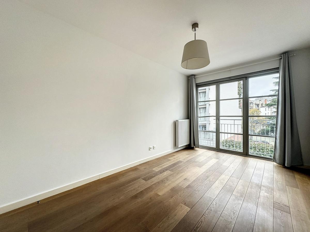 Châtelain : Magnifique appartement 2 chambres + terrasse