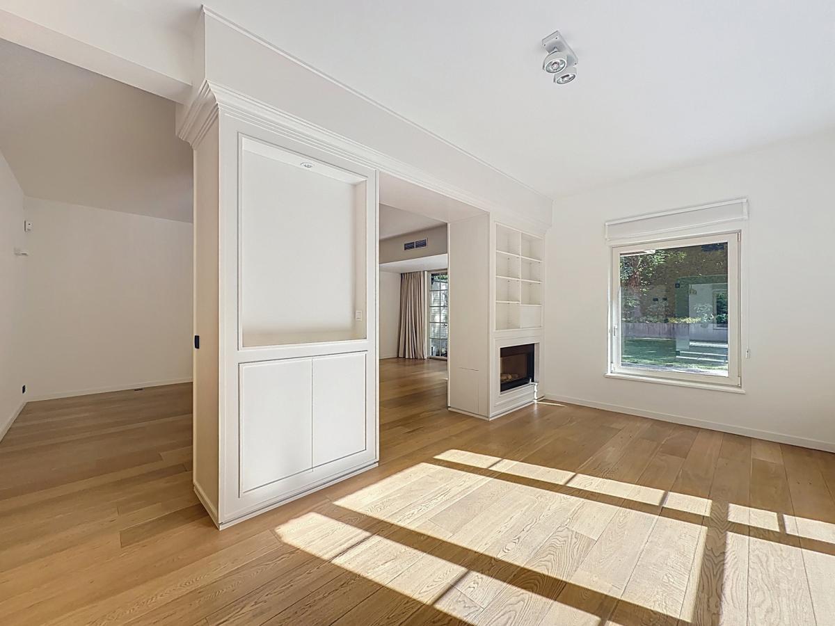 Dolez : Belle maison 3 façades + jardin + garage