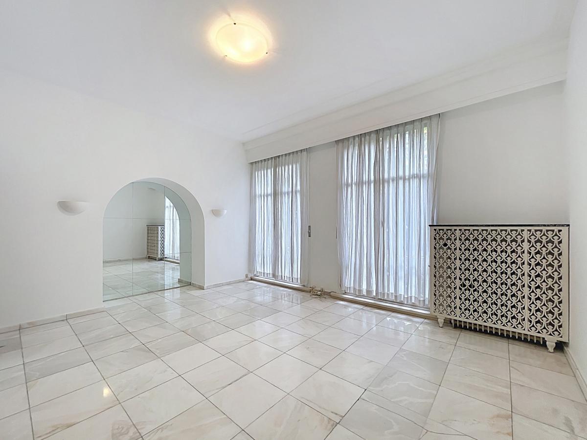 Bois de la Cambre : Appartement 3 chambres avec parking 