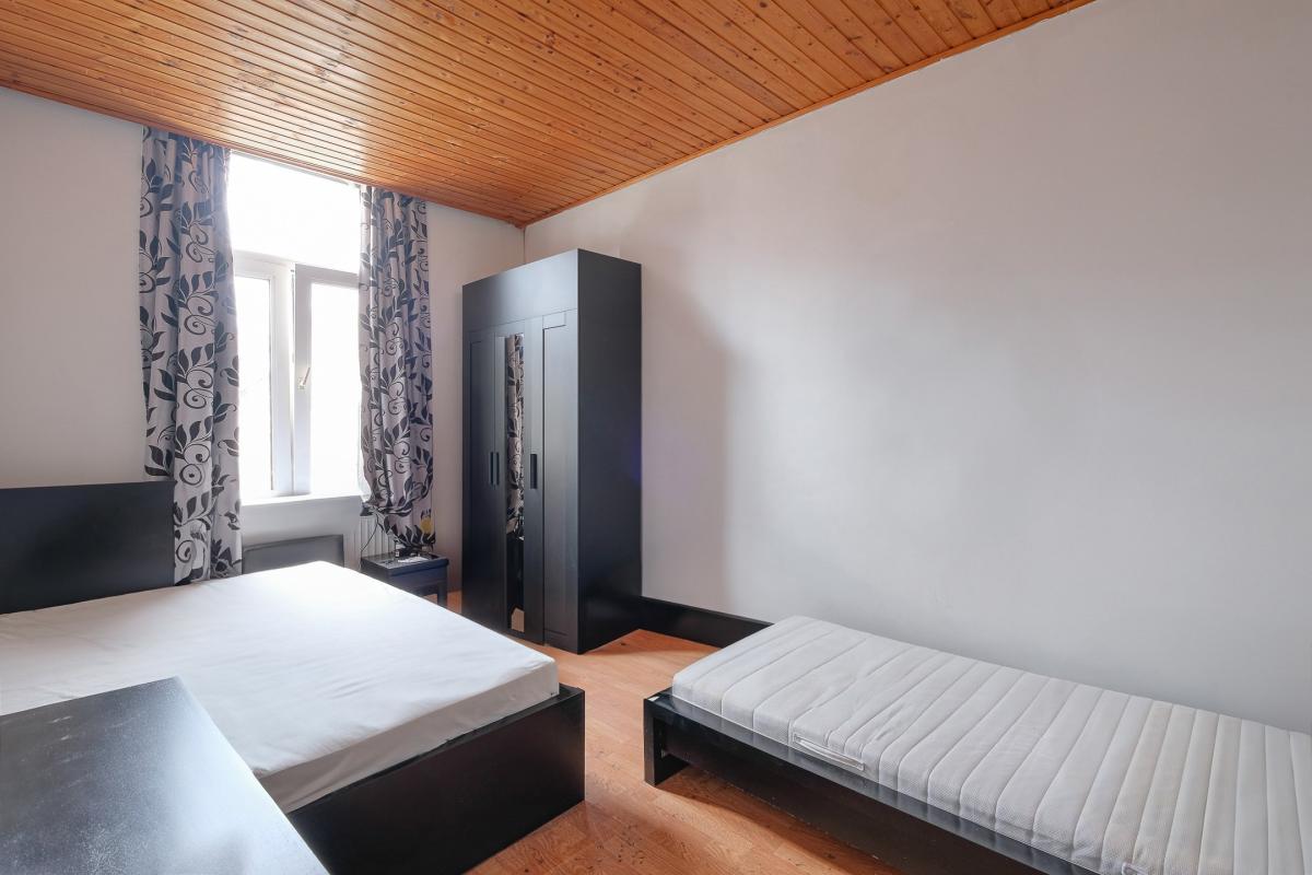 Maison à rafraîchir de ± 235 m² bruts, avec cour intérieure.
