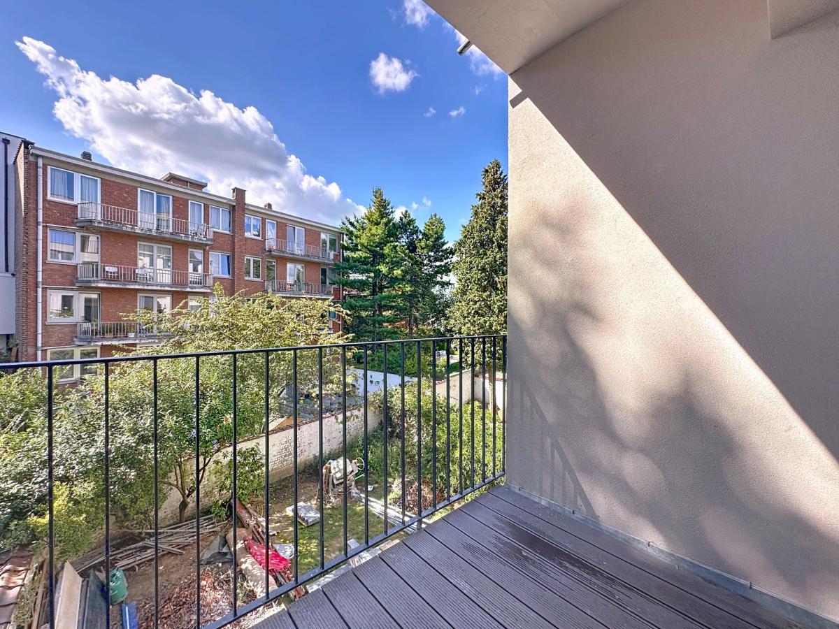 Pl. Brugmann/Churchill : Superbe appartement neuf et meublé
