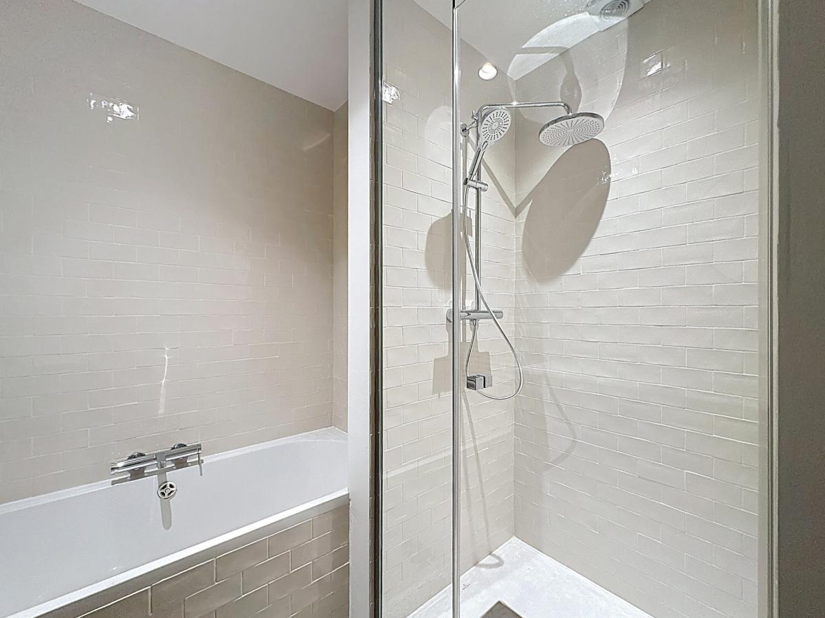 Pl. Brugmann/Churchill : Superbe appartement neuf et meublé