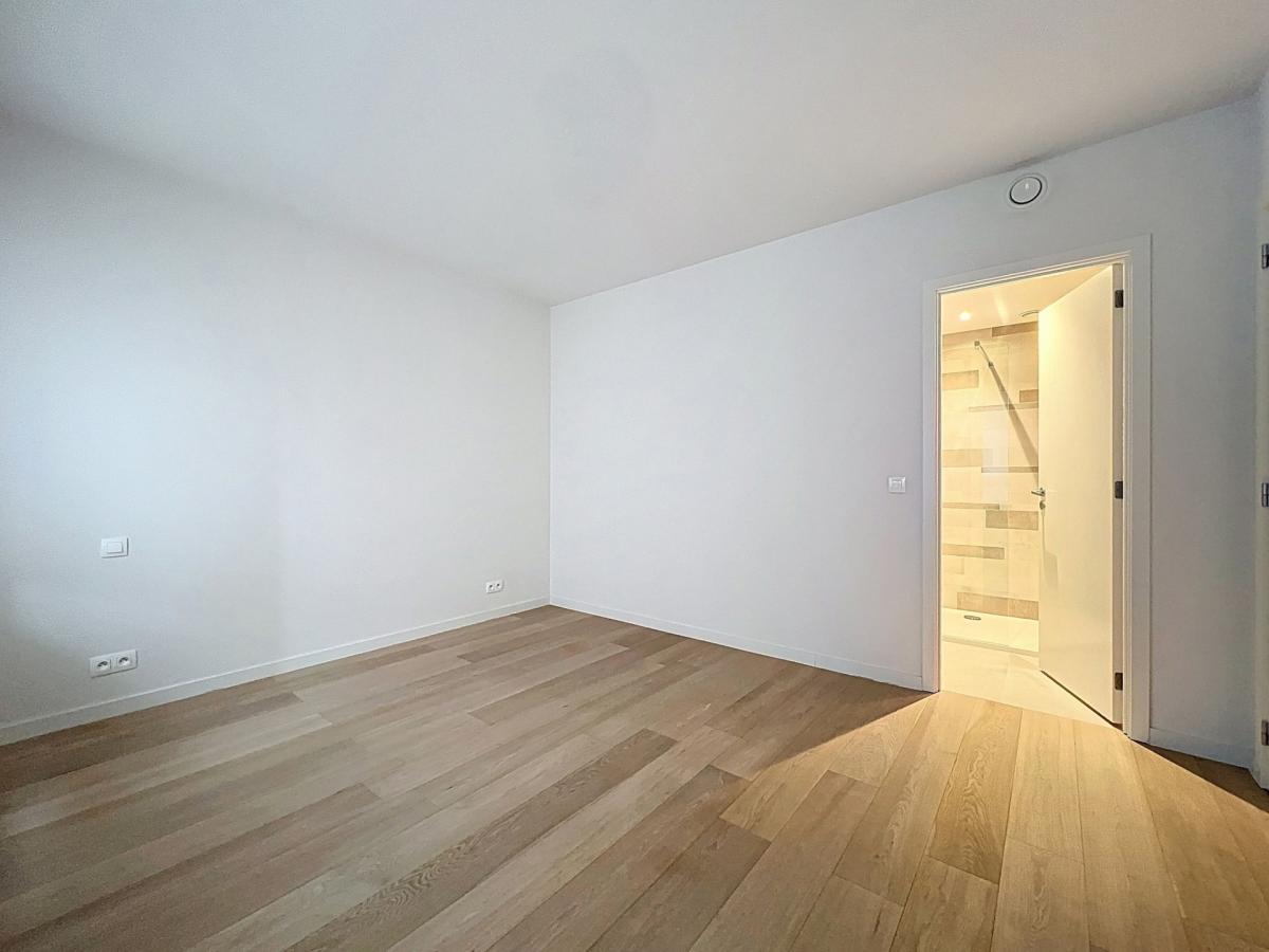 Quartier européen : Bel appartement neuf 1 ch. + terrasse