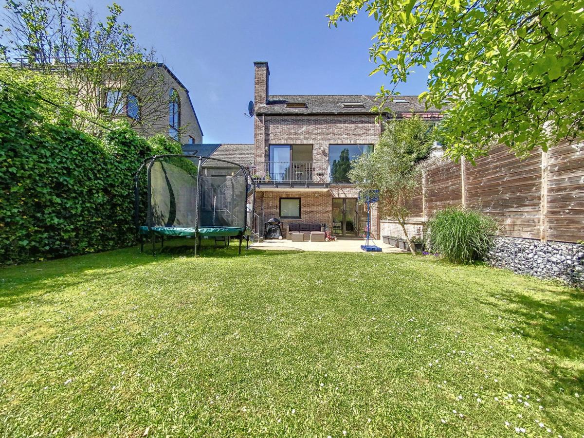 Saint-Job : Magnifique maison 5 chambres + jardin