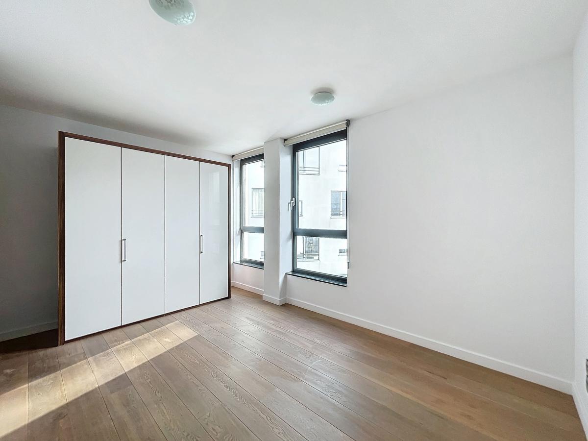 Quartier Schuman: Bel appartement 2 ch. + terrasse + parking