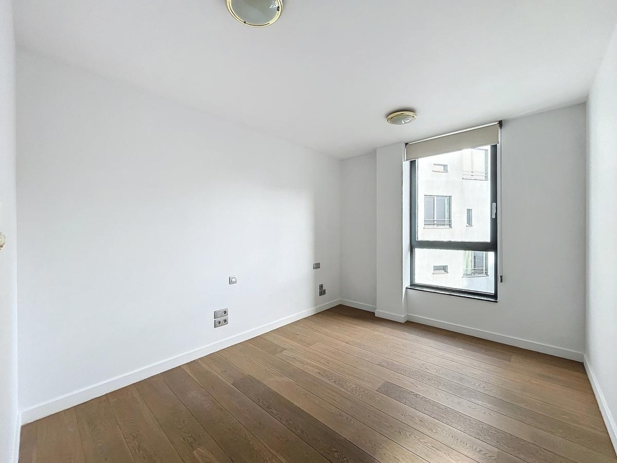 Quartier Schuman: Bel appartement 2 ch. + terrasse + parking