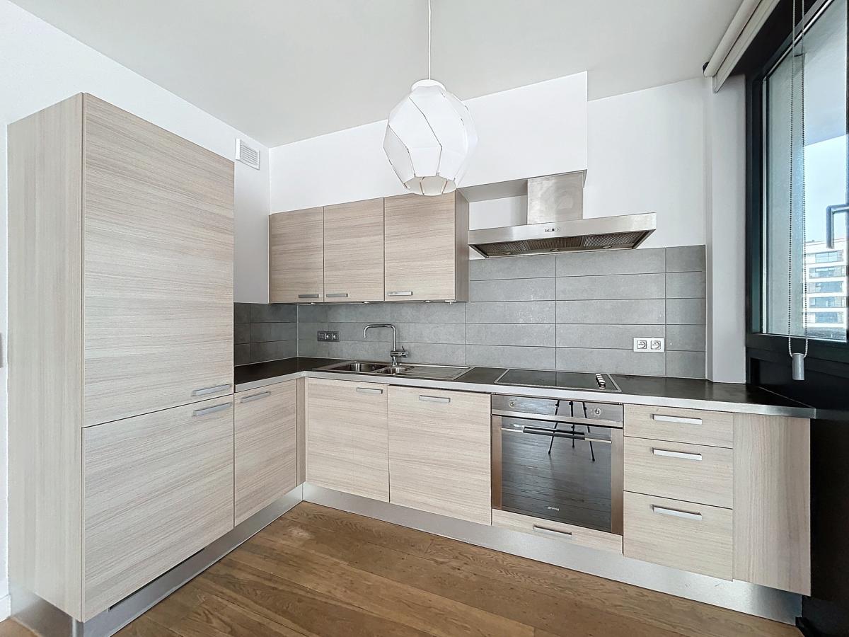 Quartier Schuman: Bel appartement 2 ch. + terrasse + parking