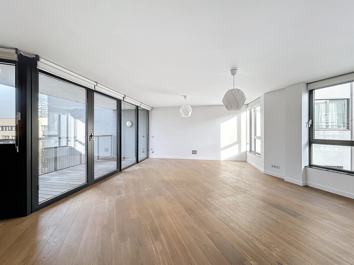 Quartier Schuman: Bel appartement 2 ch. + terrasse + parking