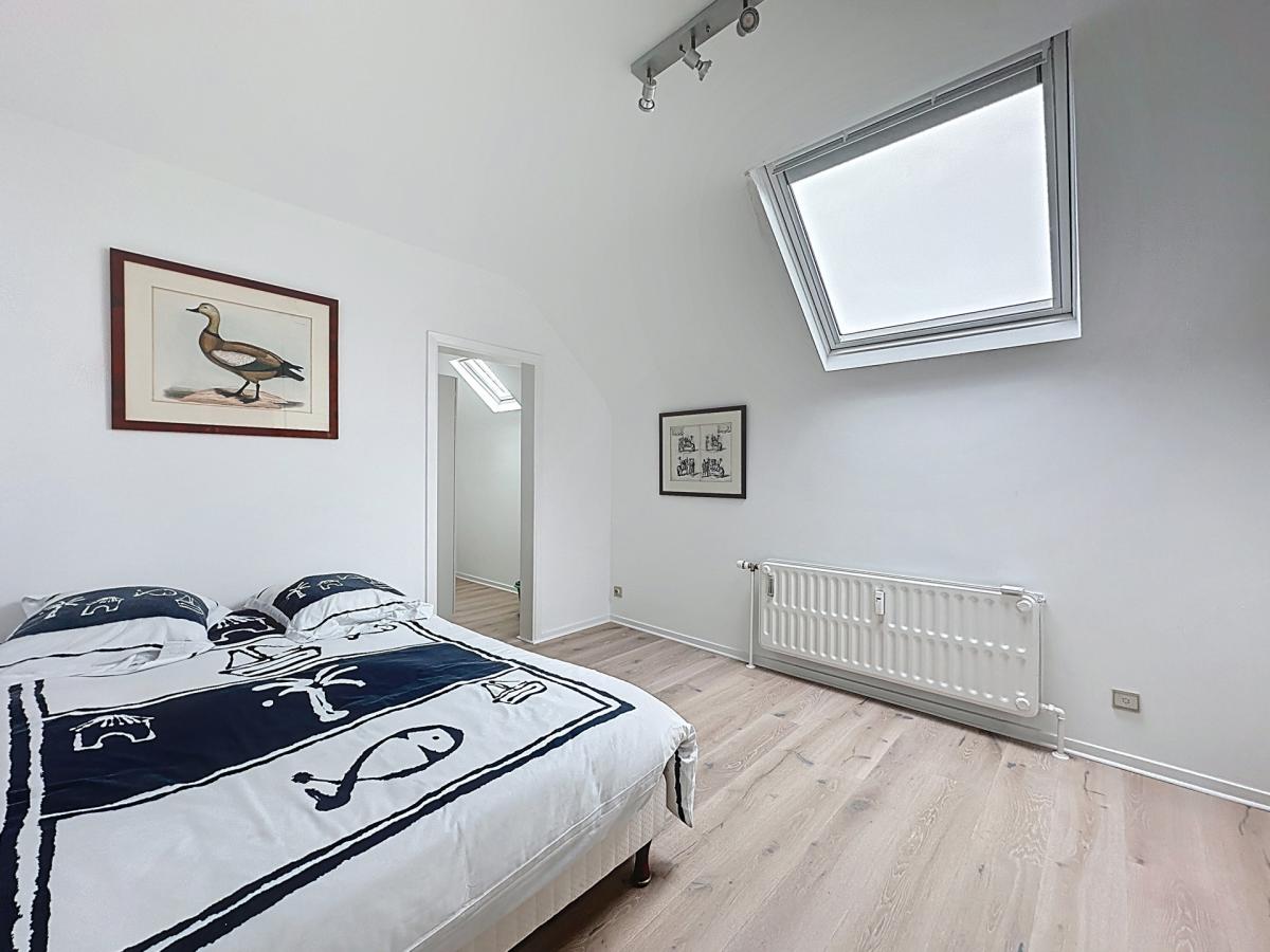 Roosevelt/ULB : Bel appartement duplex dernier étage
