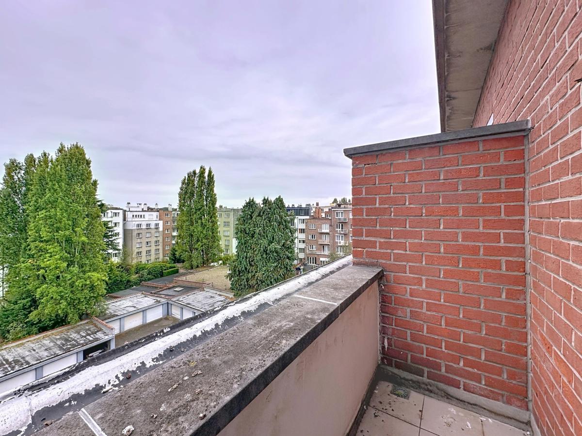 Roosevelt/ULB : Bel appartement duplex dernier étage