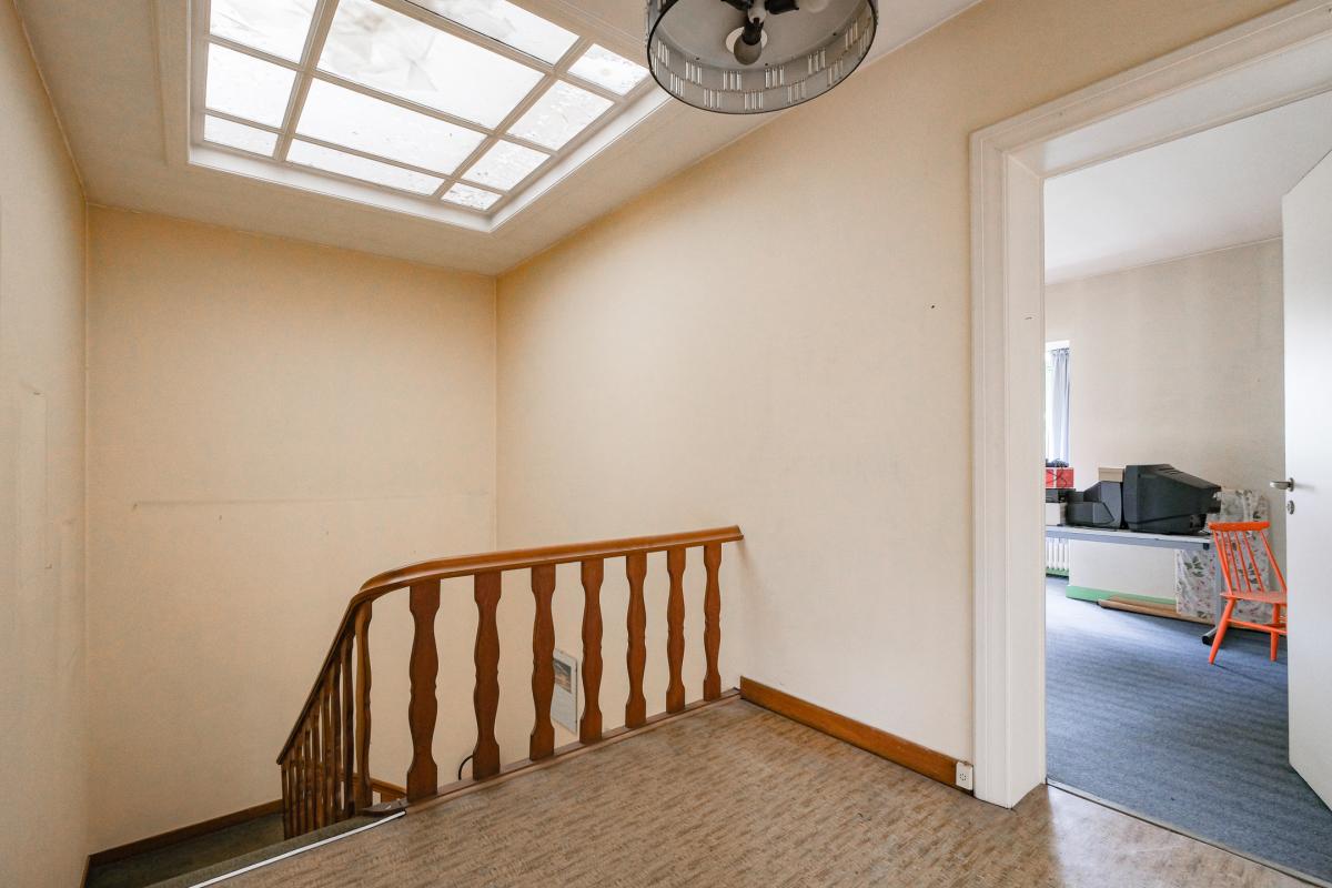 Altitude Cent : Maison 5ch + jardin+ garage à rénover