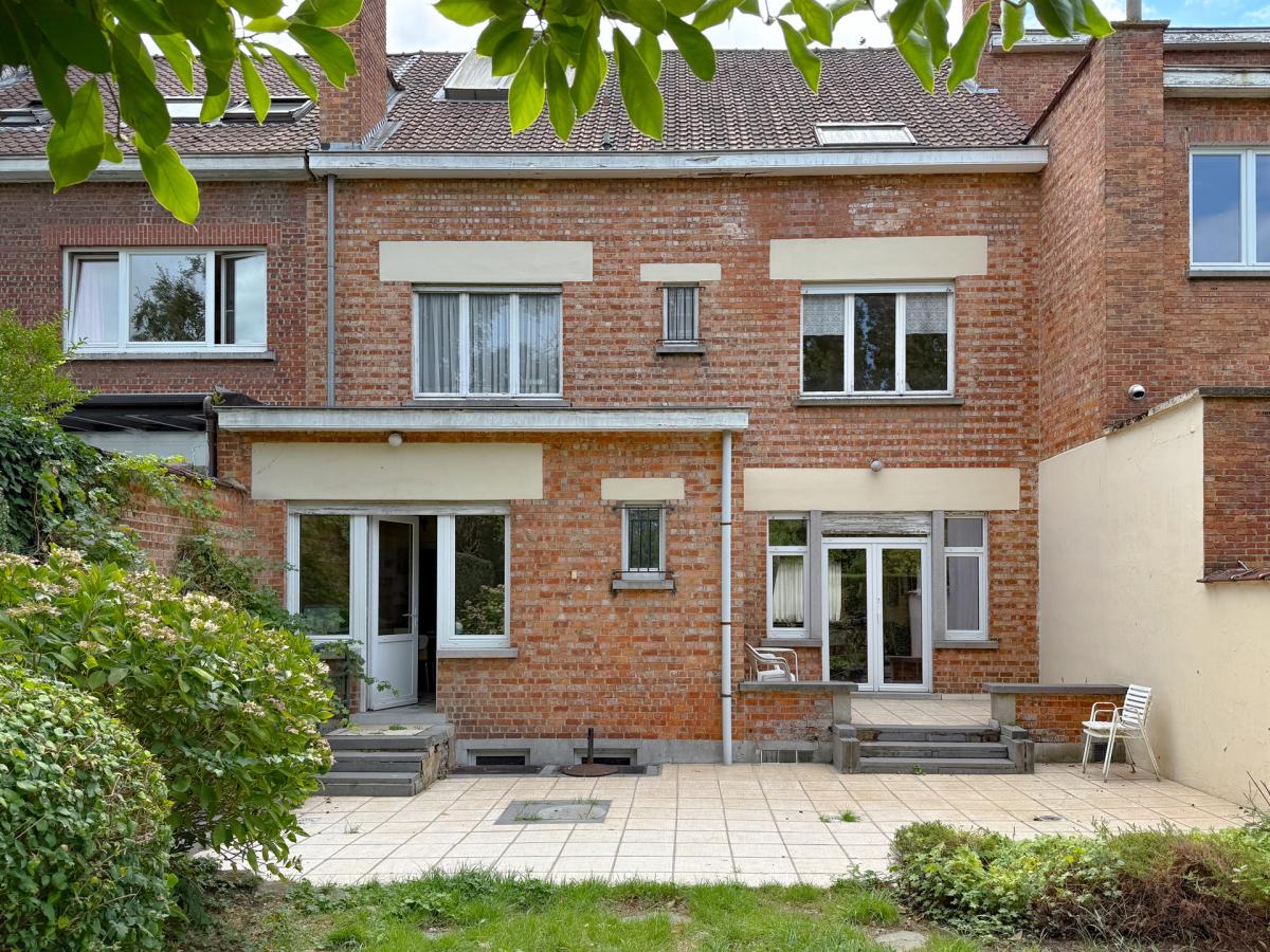 Altitude Cent : Maison 5ch + jardin+ garage à rénover