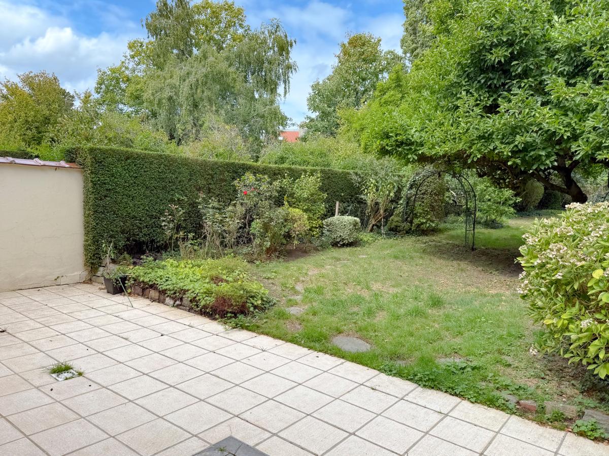 Altitude Cent : Maison 5ch + jardin+ garage à rénover