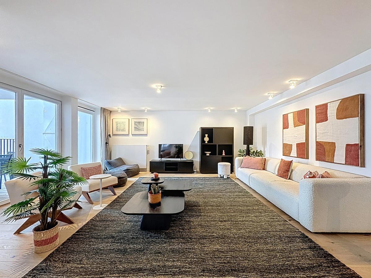 Mérode: penthouse de standing: 2 terrasses, vues, 2 parkings