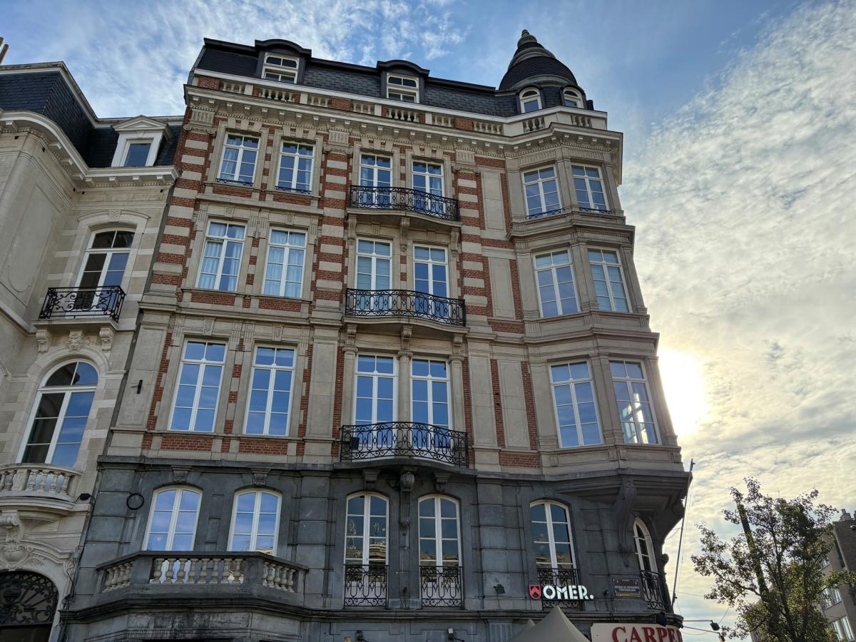Mérode: penthouse de standing: 2 terrasses, vues, 2 parkings