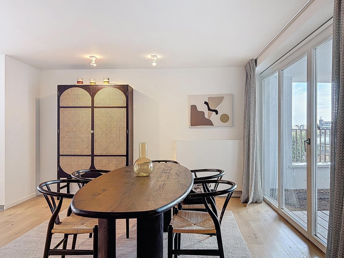 Mérode: penthouse de standing: 2 terrasses, vues, 2 parkings