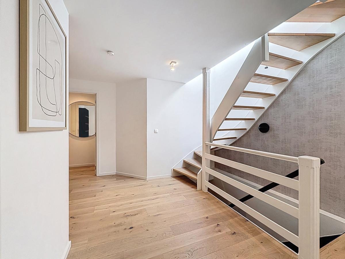 Mérode: penthouse de standing: 2 terrasses, vues, 2 parkings