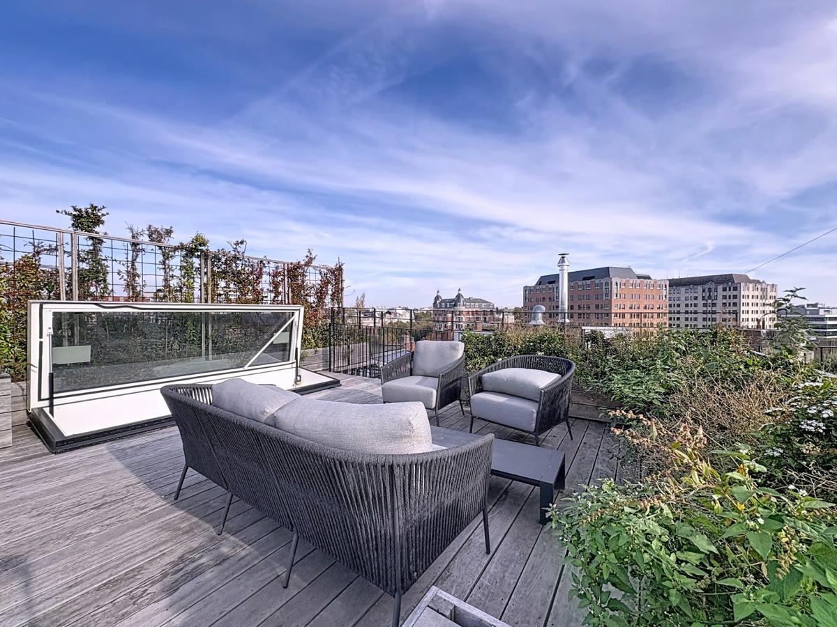 Mérode: penthouse de standing: 2 terrasses, vues, 2 parkings