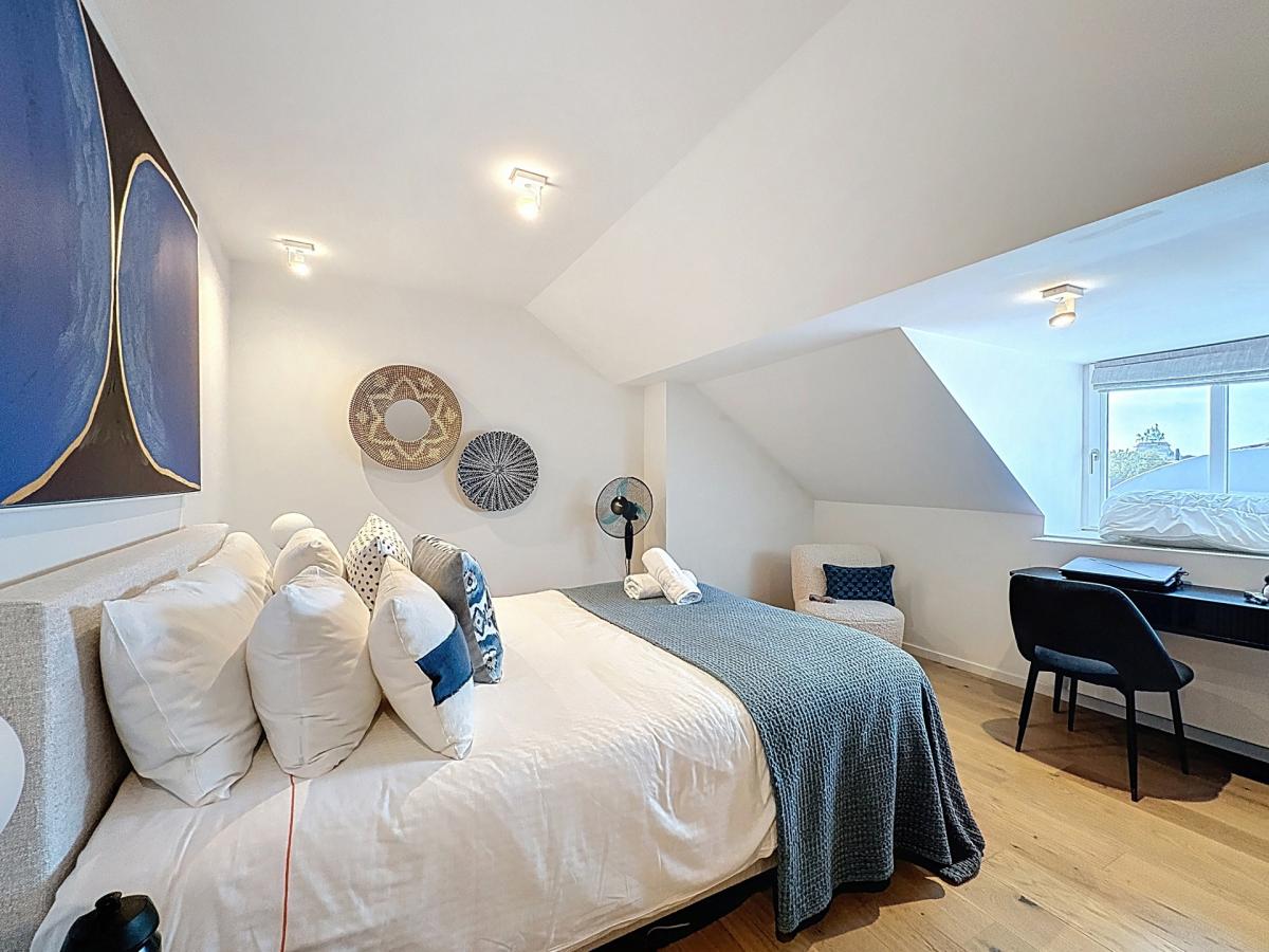 Mérode: penthouse de standing: 2 terrasses, vues, 2 parkings