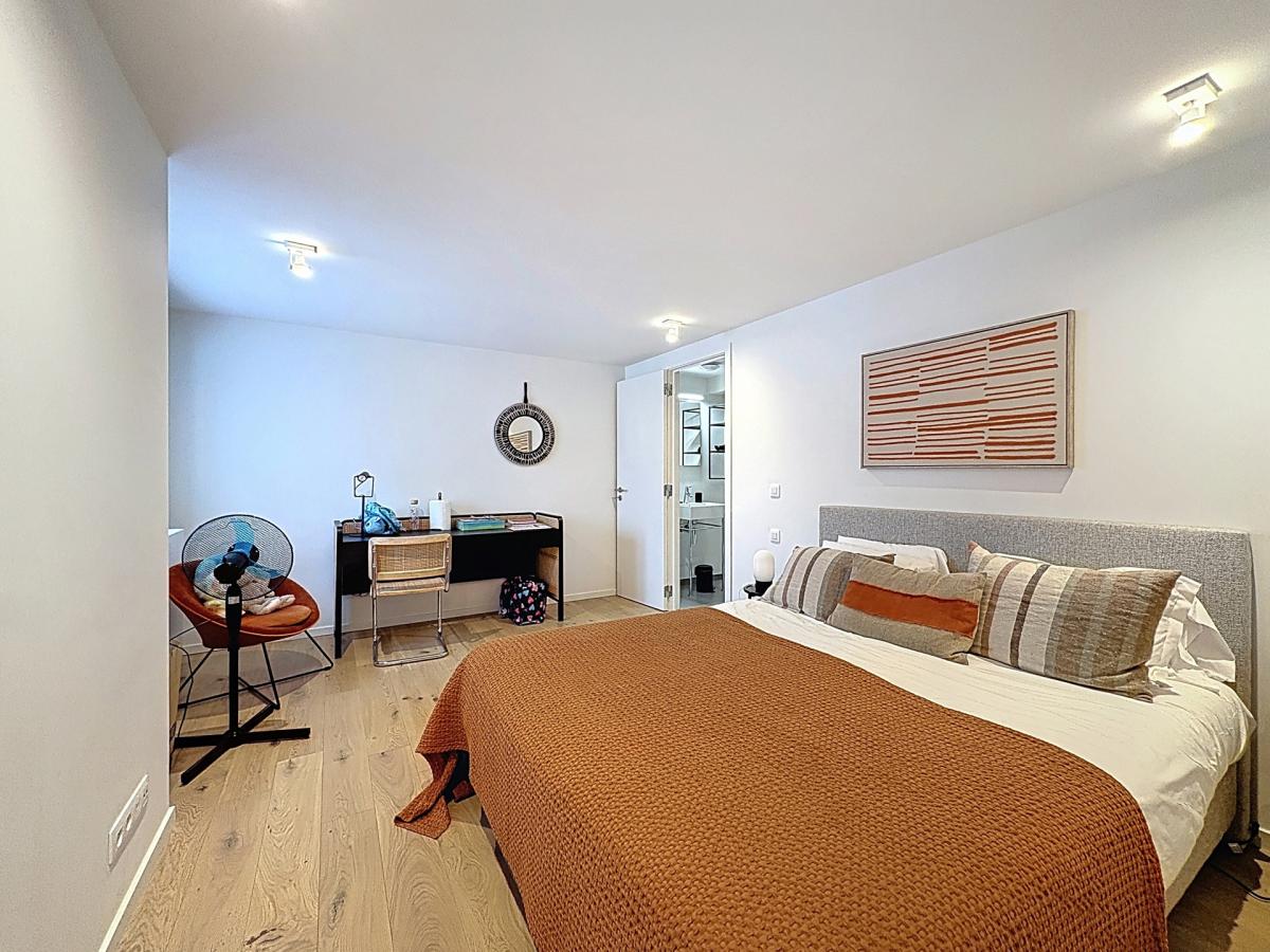 Mérode: penthouse de standing: 2 terrasses, vues, 2 parkings