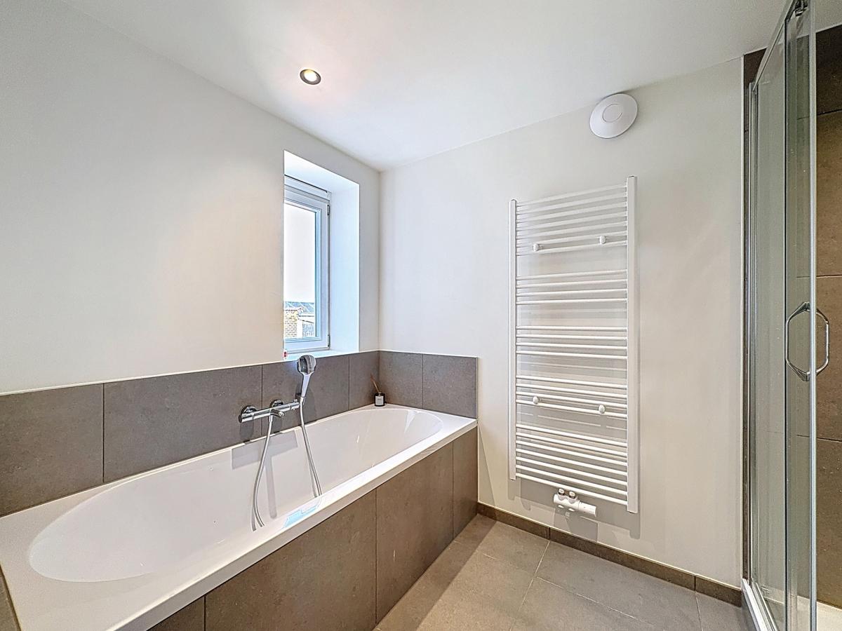 Mérode: penthouse de standing: 2 terrasses, vues, 2 parkings