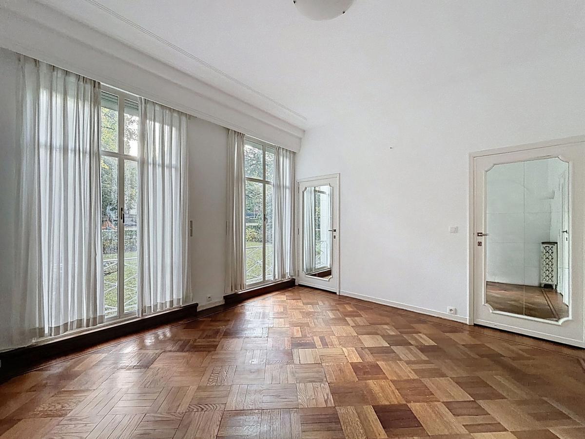 Bois de la Cambre : Appartement 3 chambres avec parking 