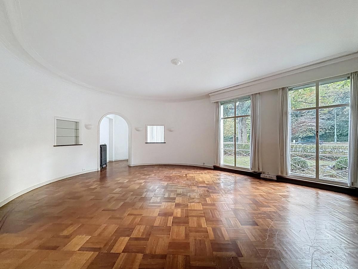 Bois de la Cambre : Appartement 3 chambres avec parking 
