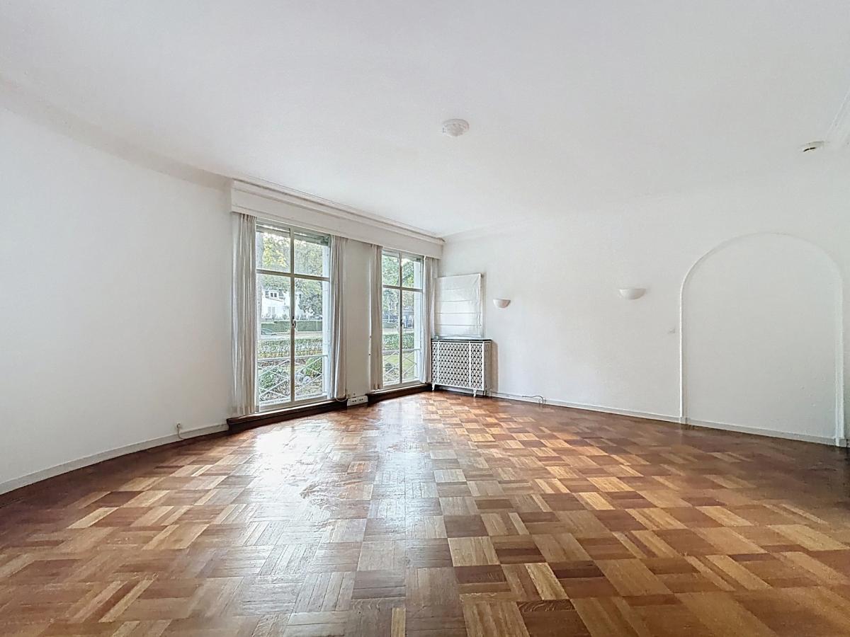 Bois de la Cambre : Appartement 3 chambres avec parking 