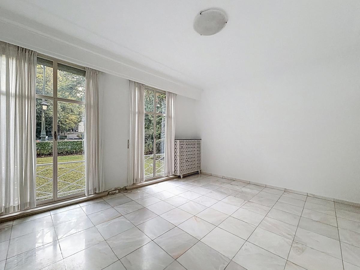 Bois de la Cambre : Appartement 3 chambres avec parking 