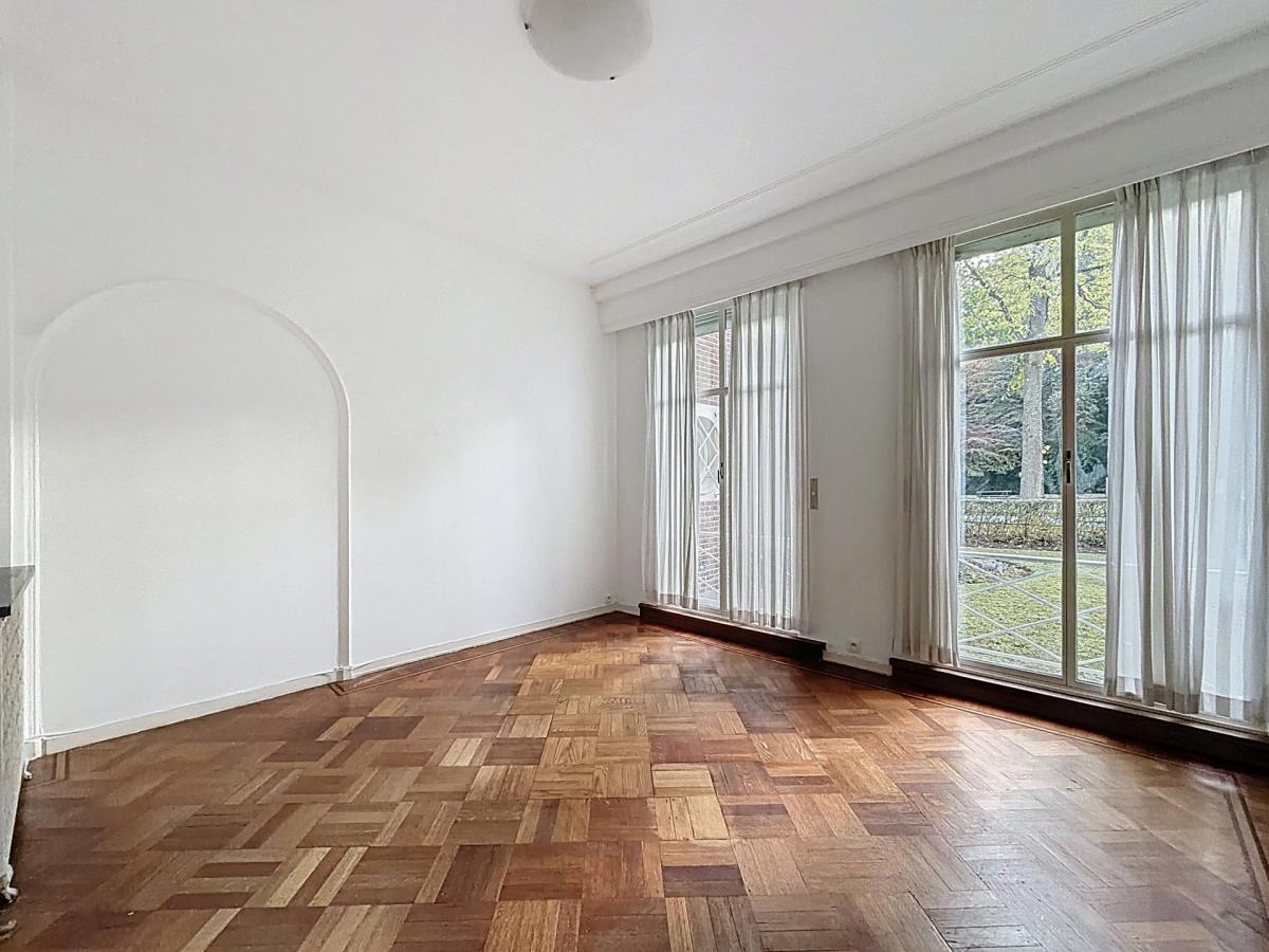 Bois de la Cambre : Appartement 3 chambres avec parking 