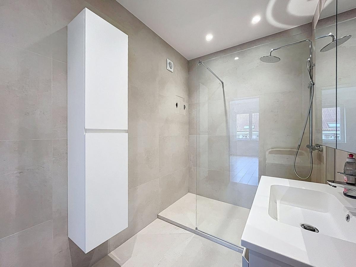 Louise / Etang Ixelles : Bel appartement entièrement rénové