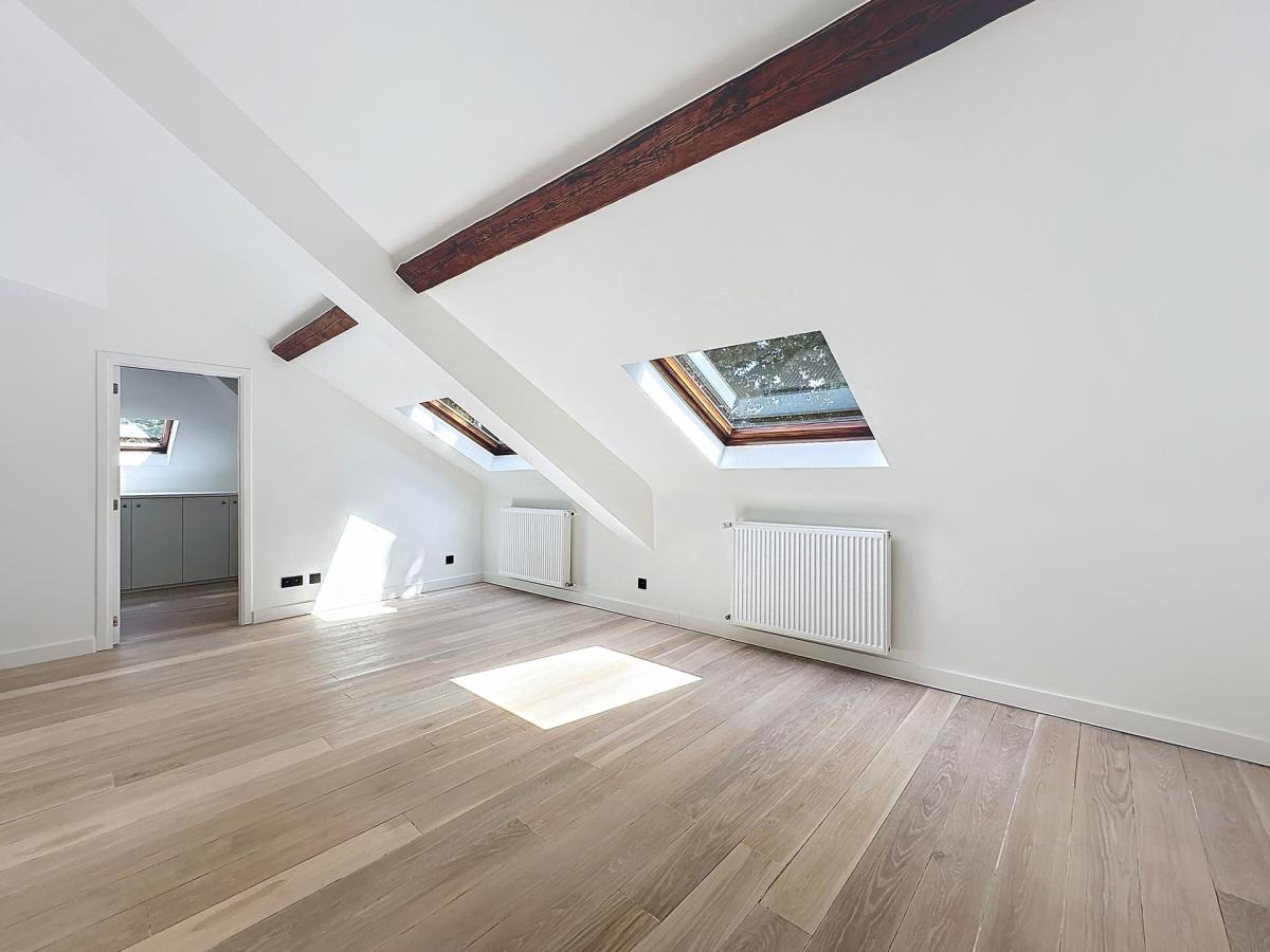 Vleurgat : Magnifique penthouse en arrière d’immeuble