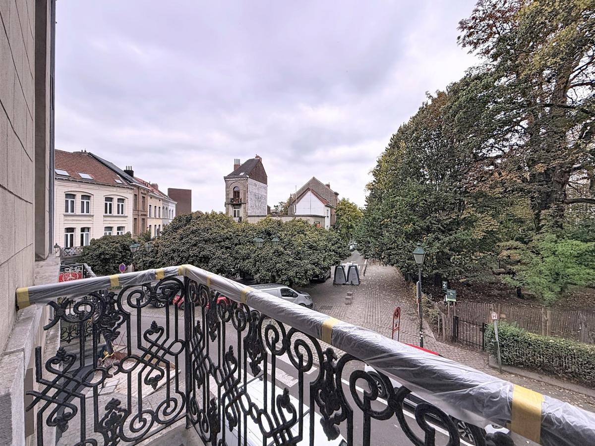 St-Gilles : Bel appartement 2 CH. en cours de rénovation