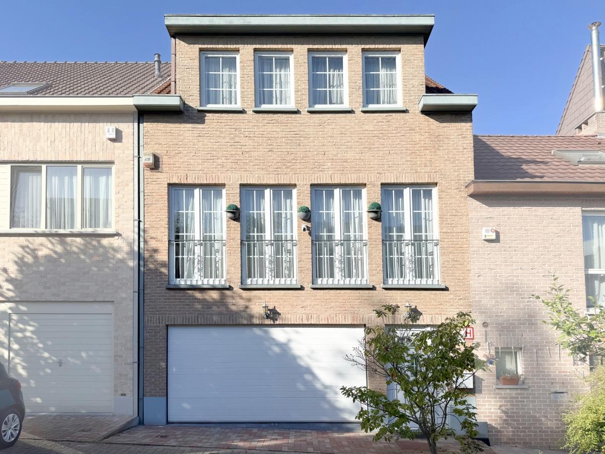 Splendide maison récente: jardin sud-ouest, double garage 