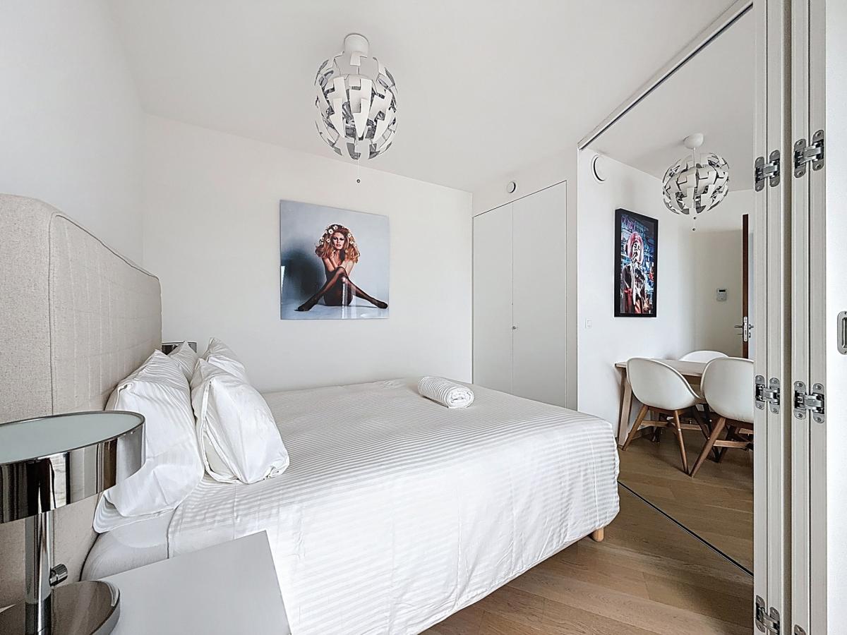 Louise/Quadrian : Superbe appartement meublé + terrasse