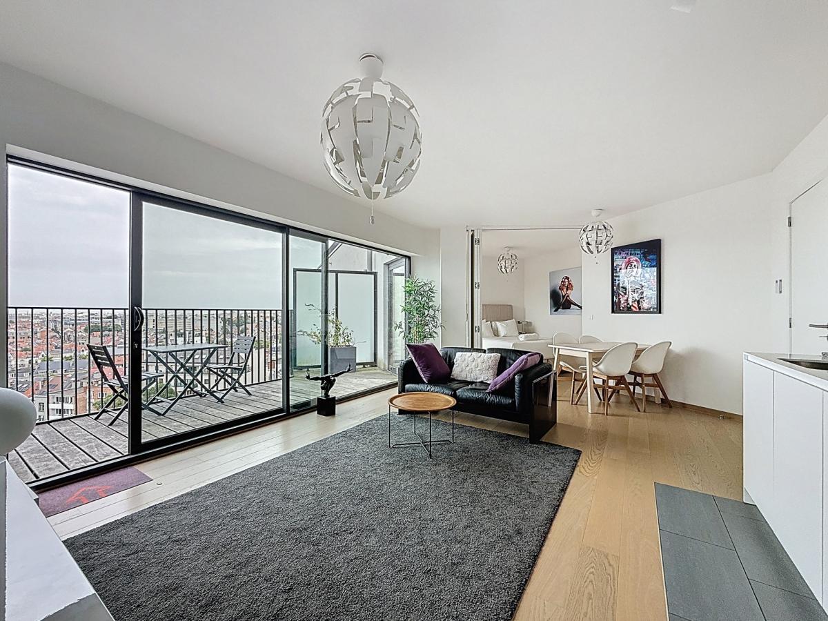 Louise/Quadrian : Superbe appartement meublé + terrasse