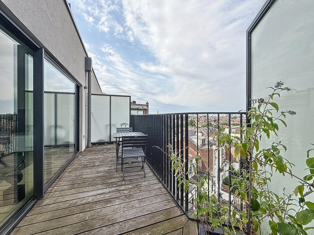 Louise/Quadrian : Superbe appartement meublé + terrasse