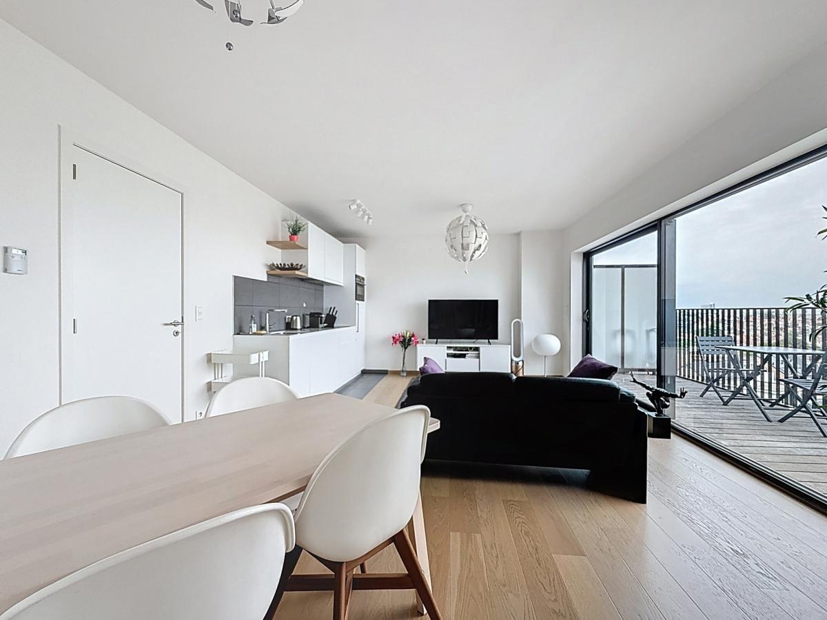 Louise/Quadrian : Superbe appartement meublé + terrasse